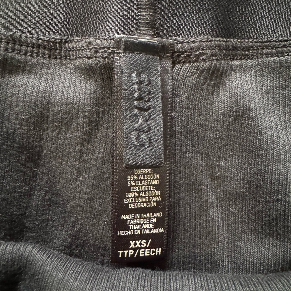 Skims black cotton ribbed legging.